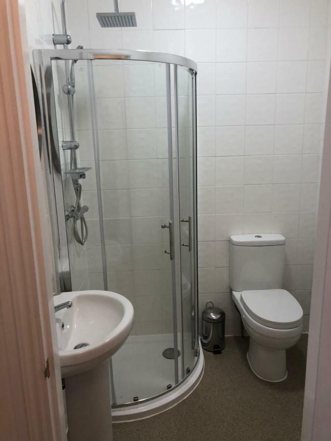Good Intent Rooms Waltham Abbey Exteriör bild
